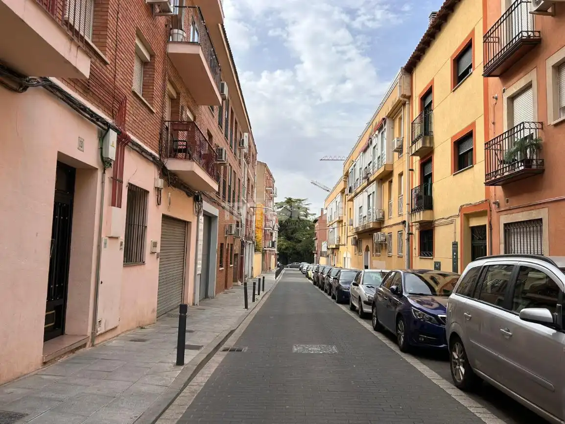 Vista exterior de Piso en venta en Guadalajara con Calefacción y Amueblado