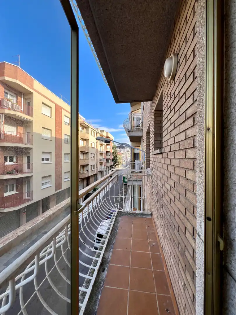 Vista exterior de Pis en venda en Reus amb Calefacció, Terrassa i Forn