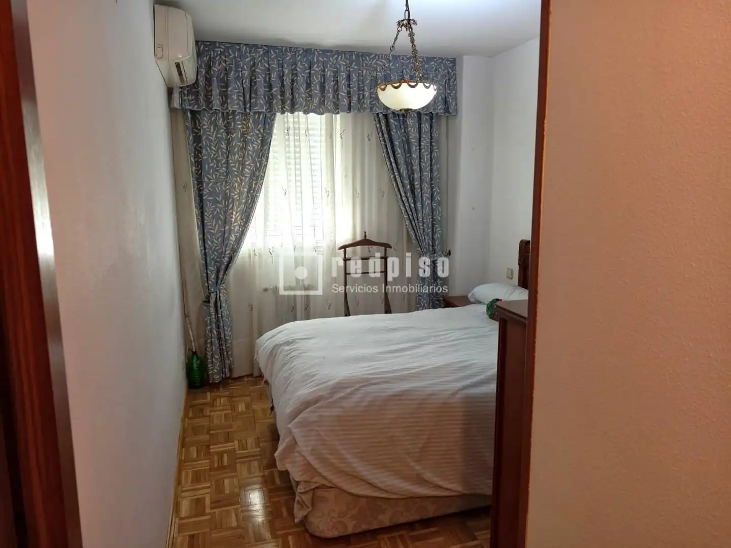 Bedroom of Flat for sale in Madrid  with Air Conditioner, Heating and Parquet flooring