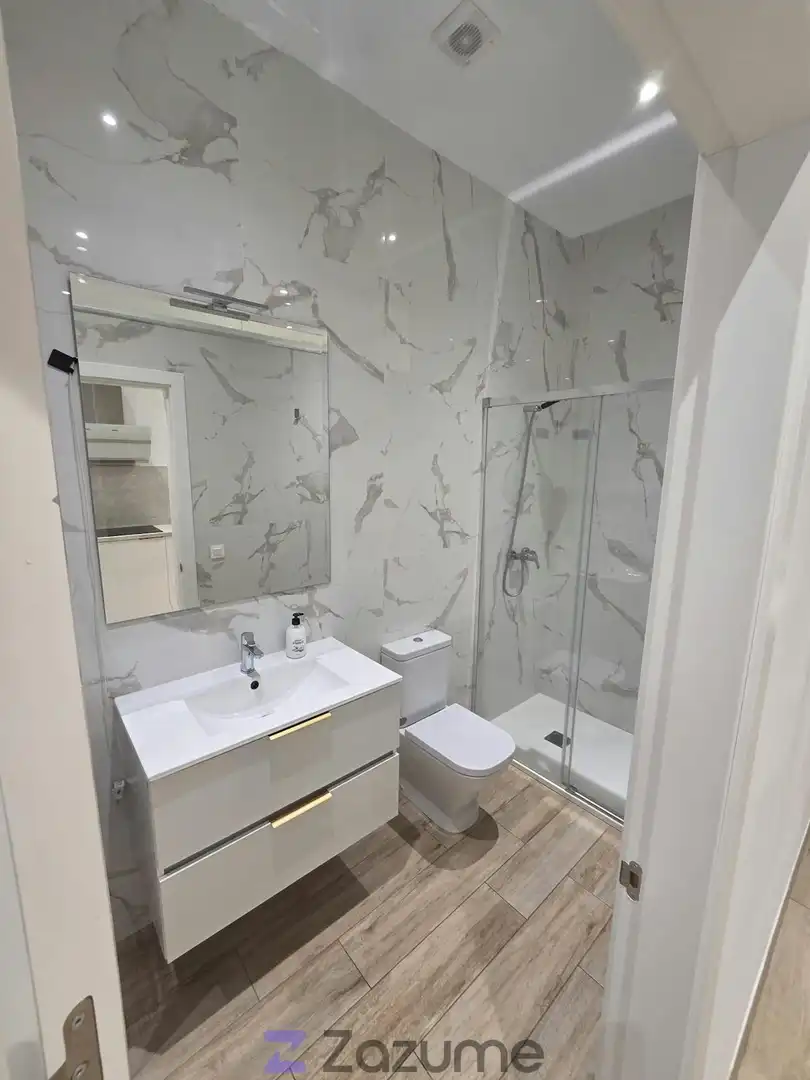 Badezimmer von Wohnungen zur Miete in Fuengirola mit Klimaanlage, Möbliert und Ofen