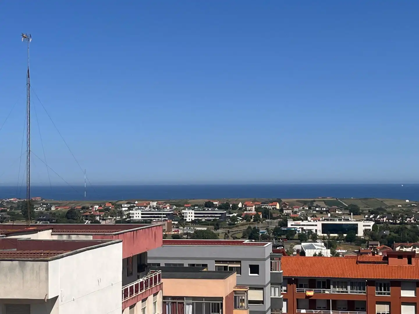 Vista exterior de Pis de lloguer en Santander amb Calefacció, Terrassa i Traster