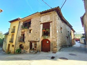 Casa con balcón en venta en Calle Iglesia