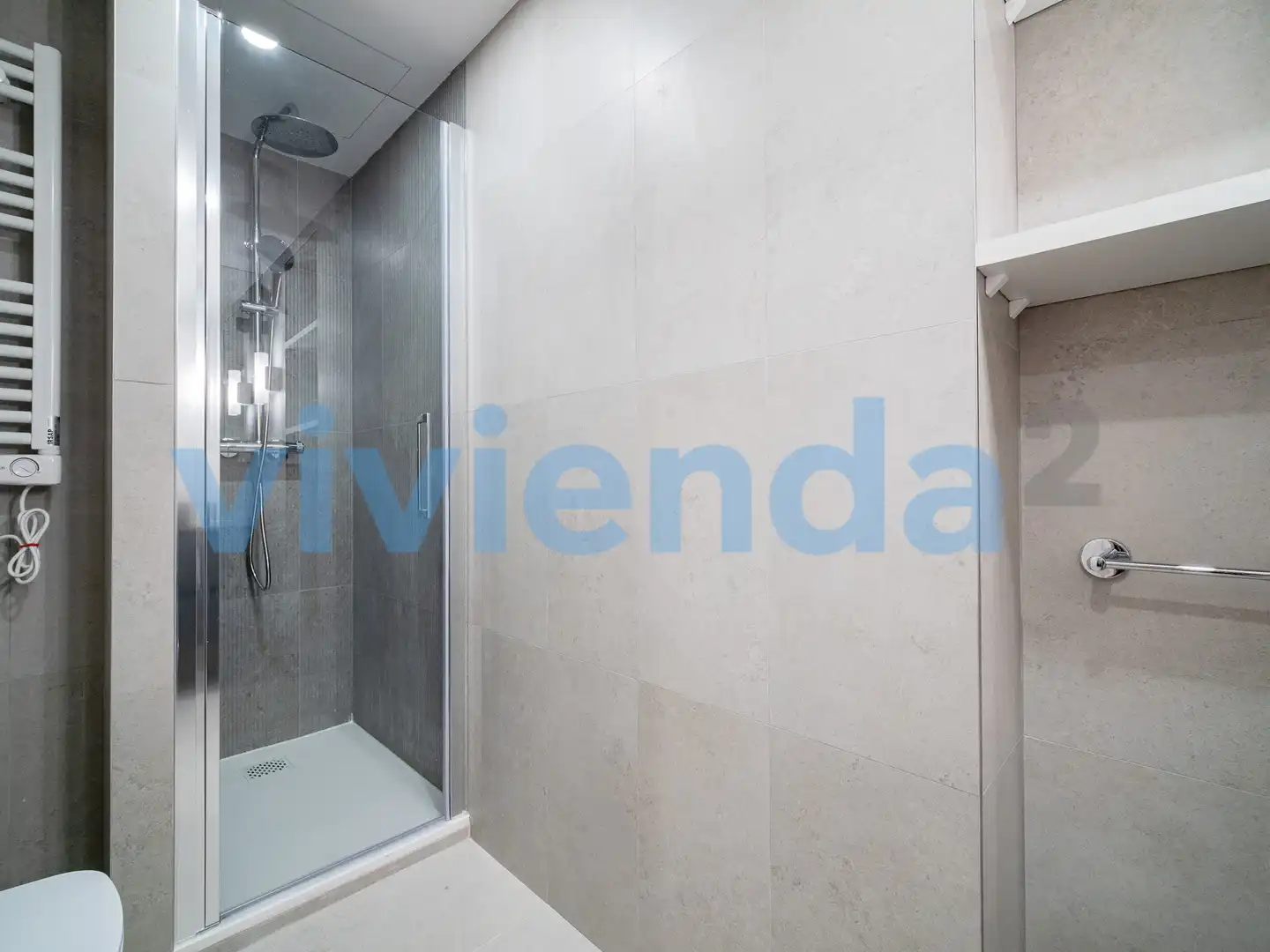 Badezimmer von Wohnung zur Miete in Madrid mit Klimaanlage, Heizung und Balkon