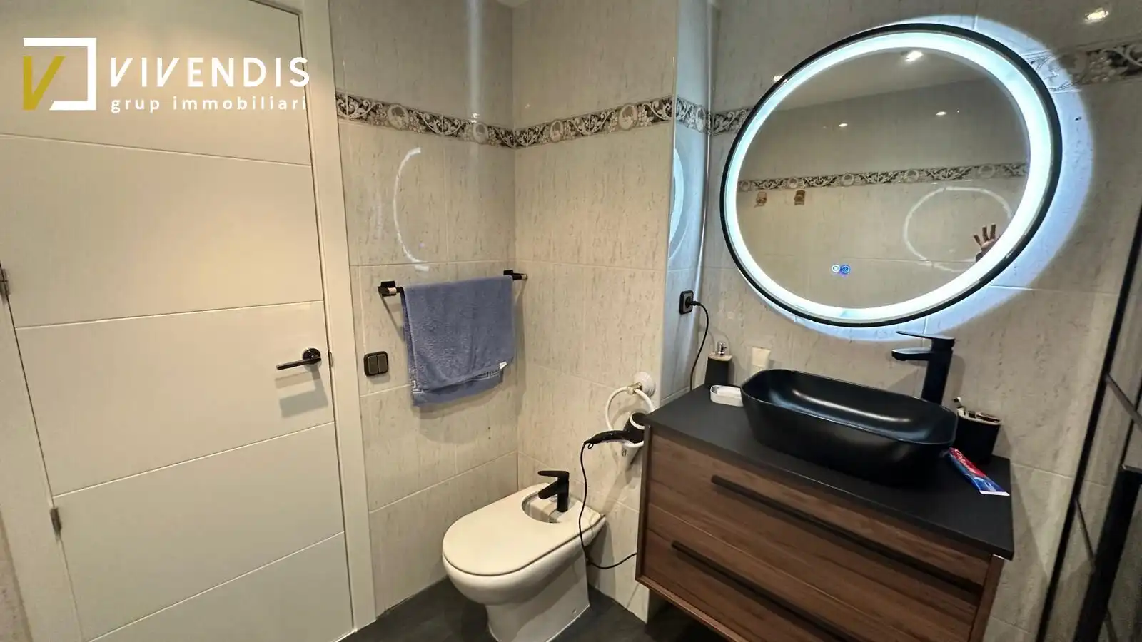 Badezimmer von Wohnung zum Verkauf in Torrefarrera mit Heizung, Abstellraum und Balkon