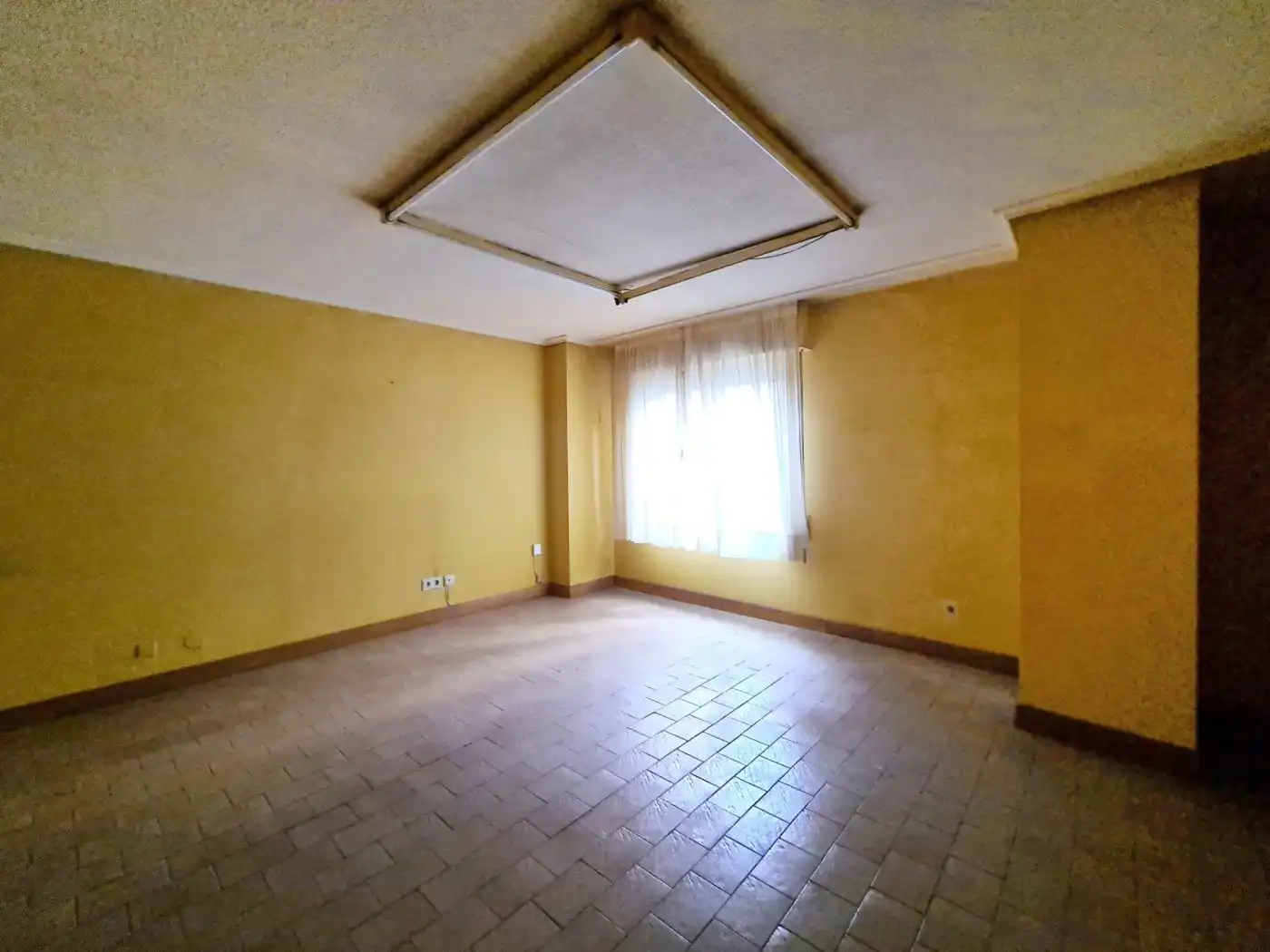 Bedroom of Office for rent in Santander