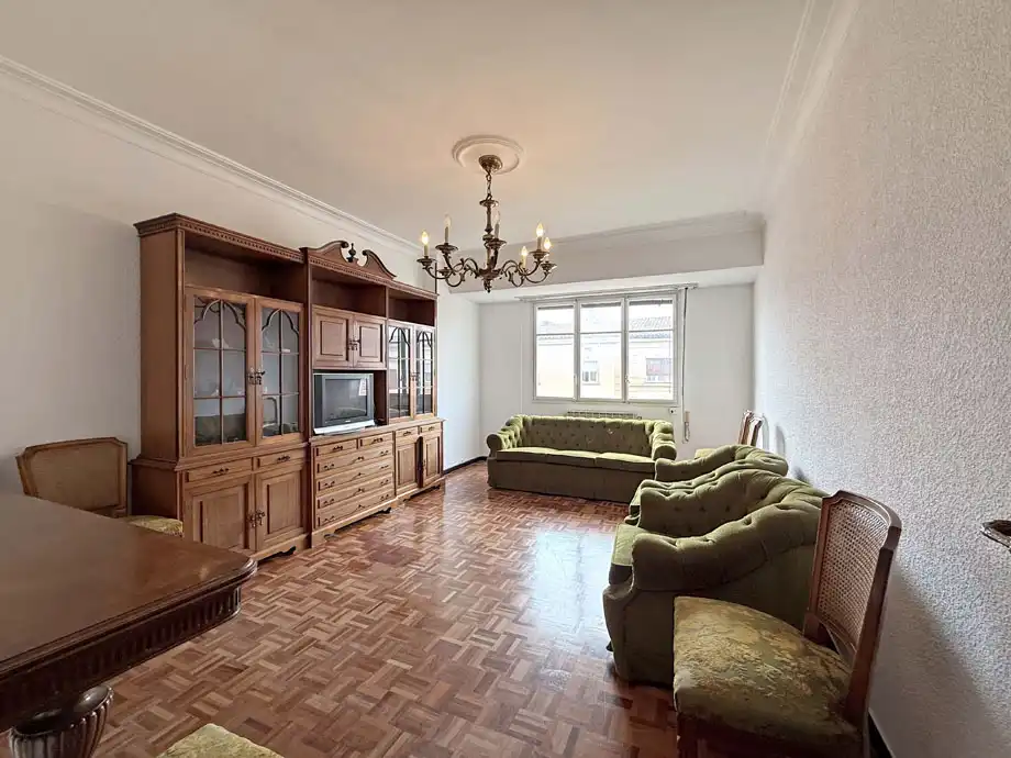 Sala de estar de Piso en venta en Vitoria - Gasteiz con Calefacción, Parquet y Terraza