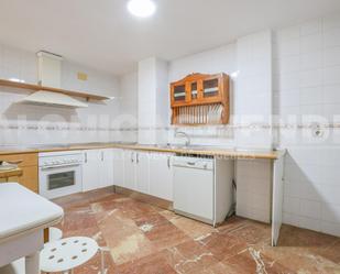 Kitchen of Flat for sale in  Sevilla Capital  with Air Conditioner, Heating and Parquet flooring