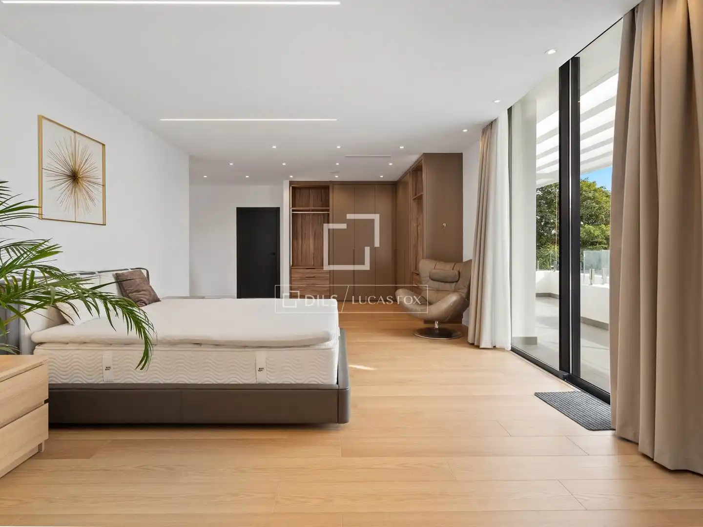 Bedroom of Houses for sale in Benahavís  with Air Conditioner, Heating and Private garden