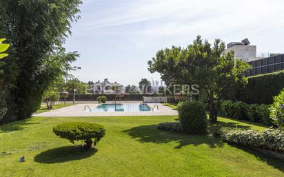 Jardí de Àtic en venda en  Madrid Capital amb Aire condicionat, Terrassa i Piscina