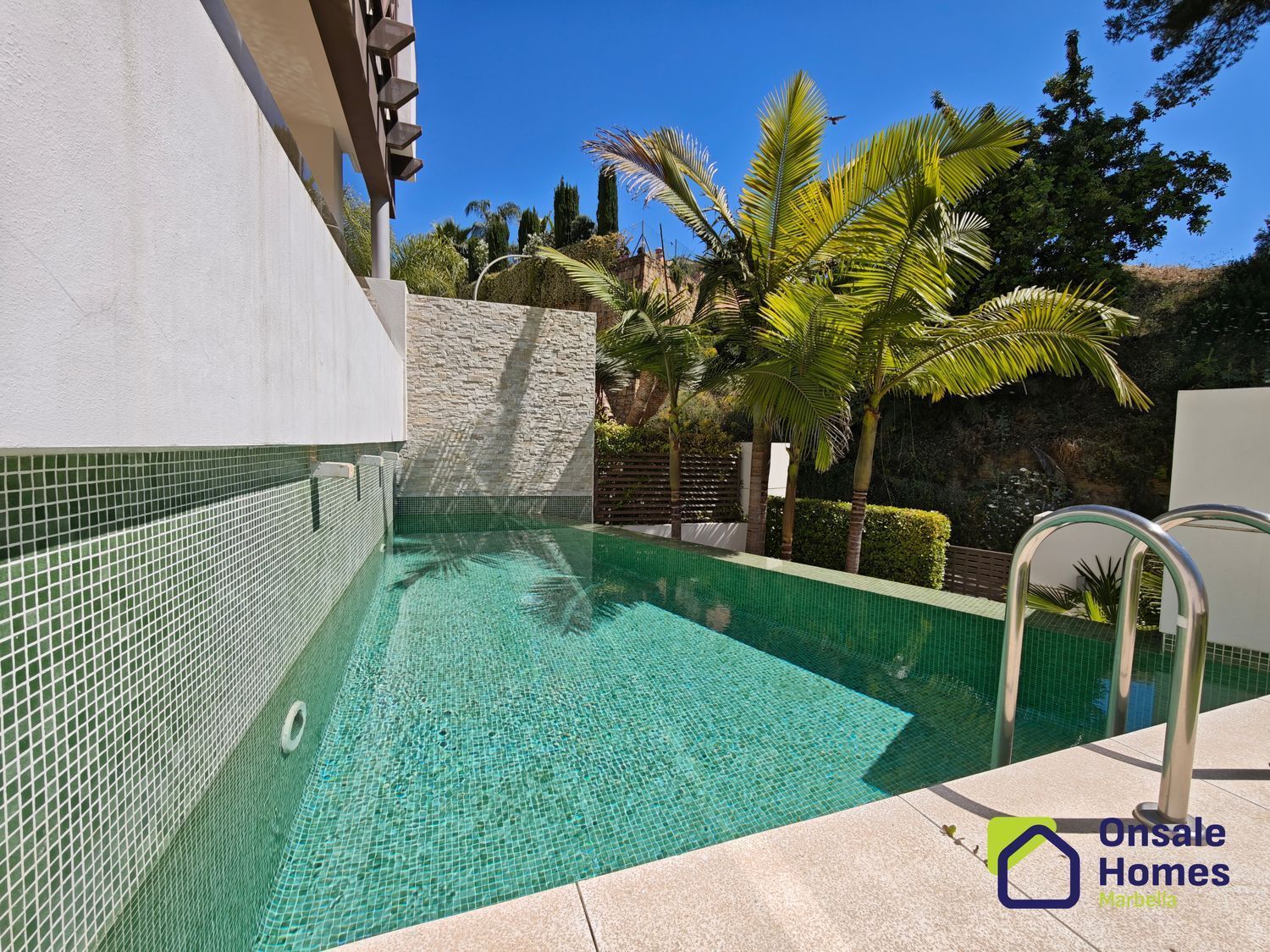 Swimming pool of Single-family semi-detached for sale in Marbella  with Air Conditioner, Heating and Private garden