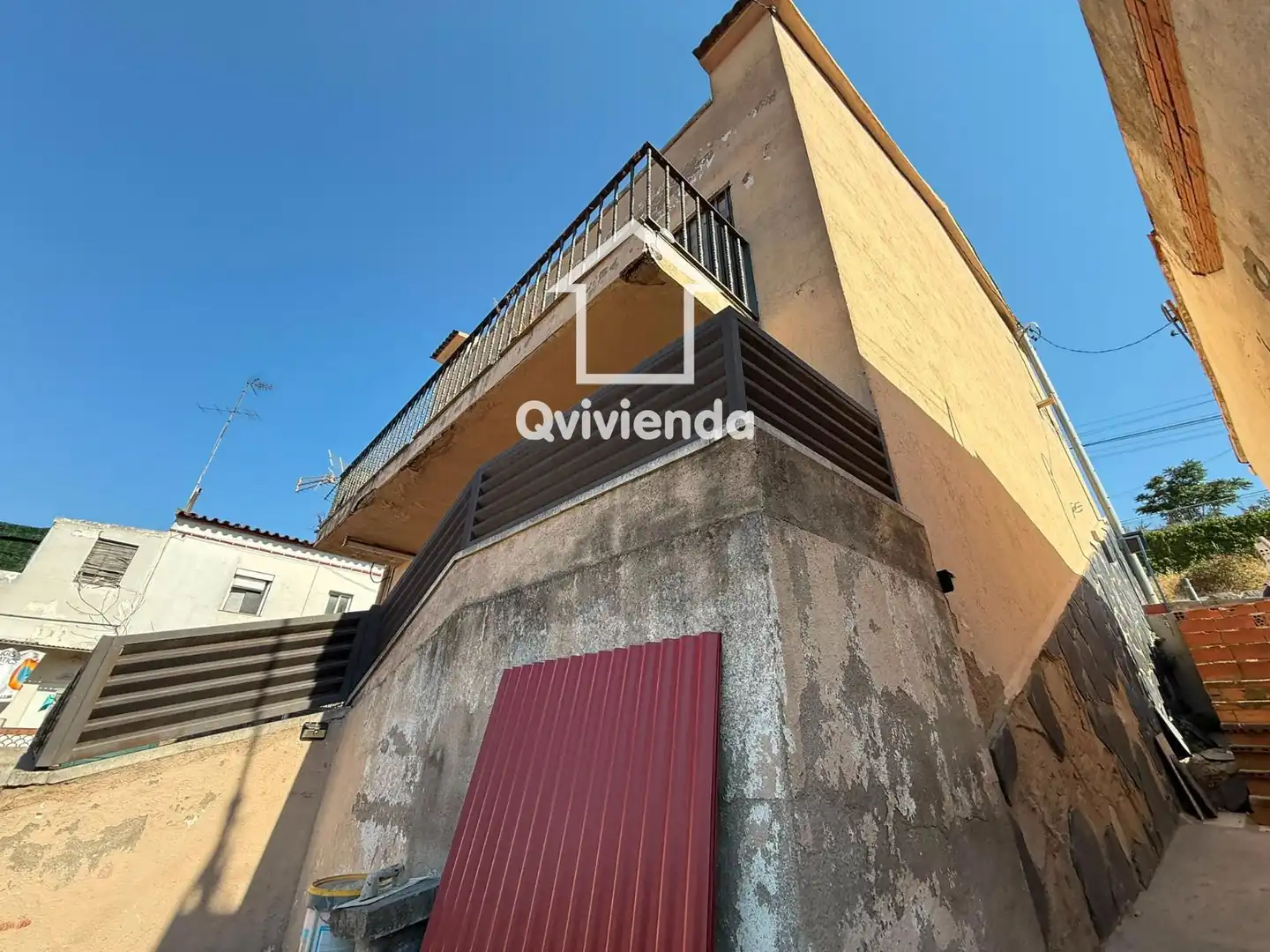 Exterior view of Houses for sale in Montcada i Reixac