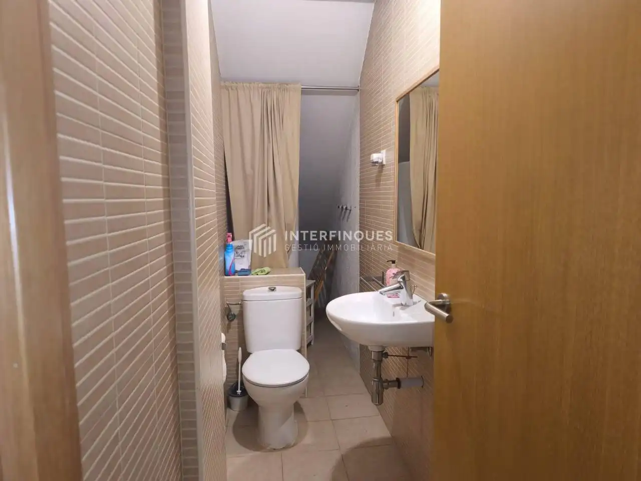 Bathroom of Duplexes for sale in Badalona  with Air Conditioner, Heating and Parquet flooring