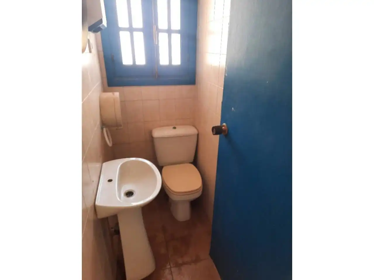 Badezimmer von Geschaftsraum zum Verkauf in Cartagena