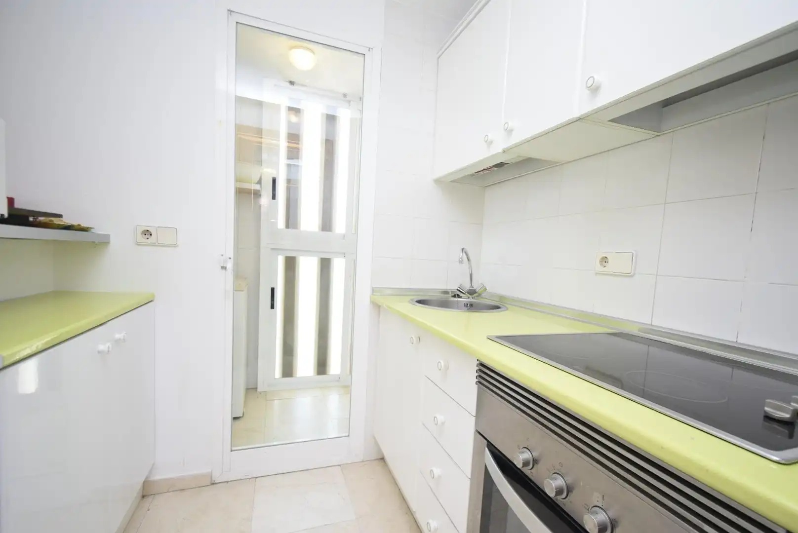 Cocina de Apartamento en venta en Benidorm con Amueblado y Piscina comunitaria