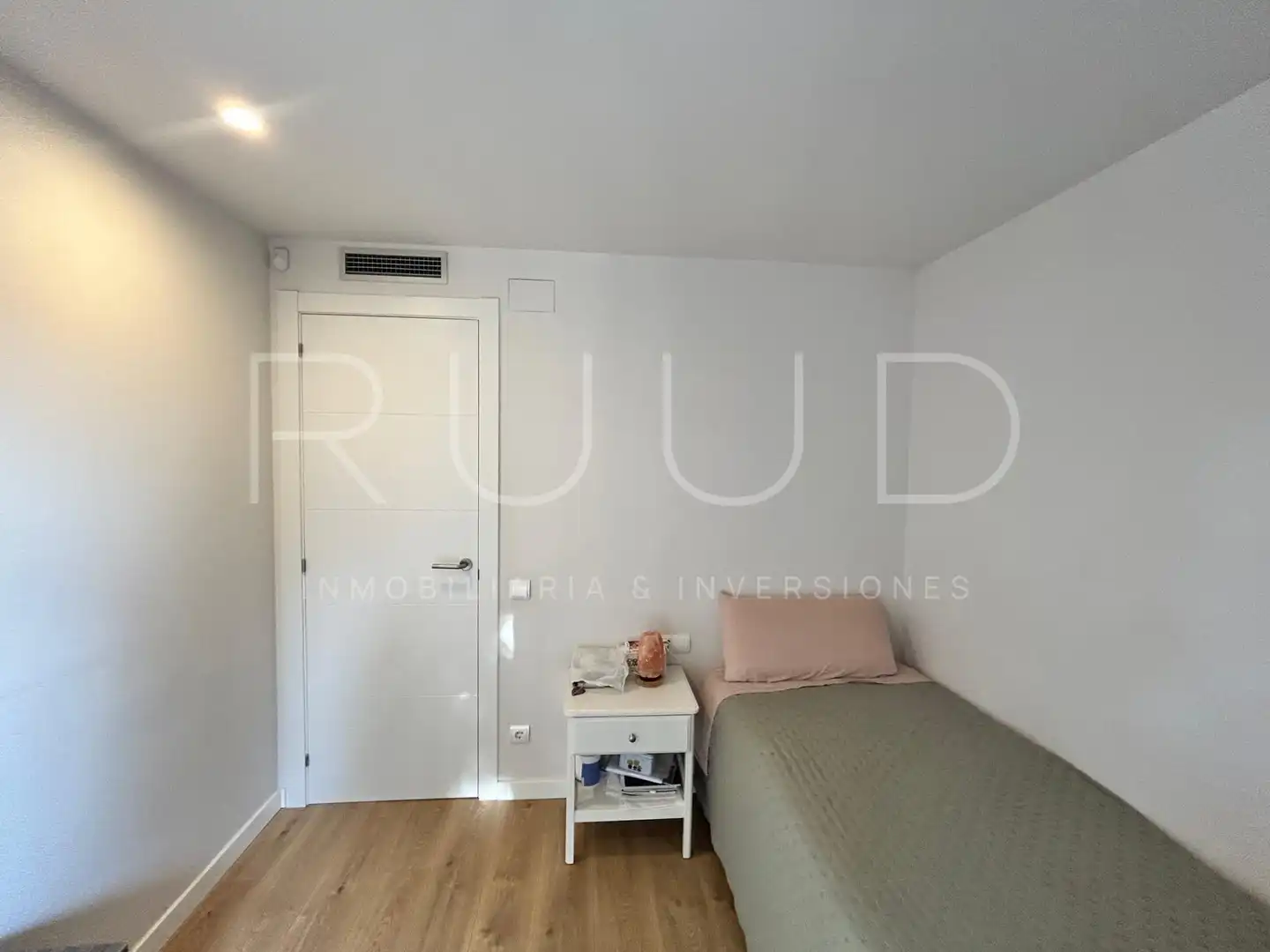 Bedroom of Flat for sale in Castelldefels  with Air Conditioner, Heating and Parquet flooring