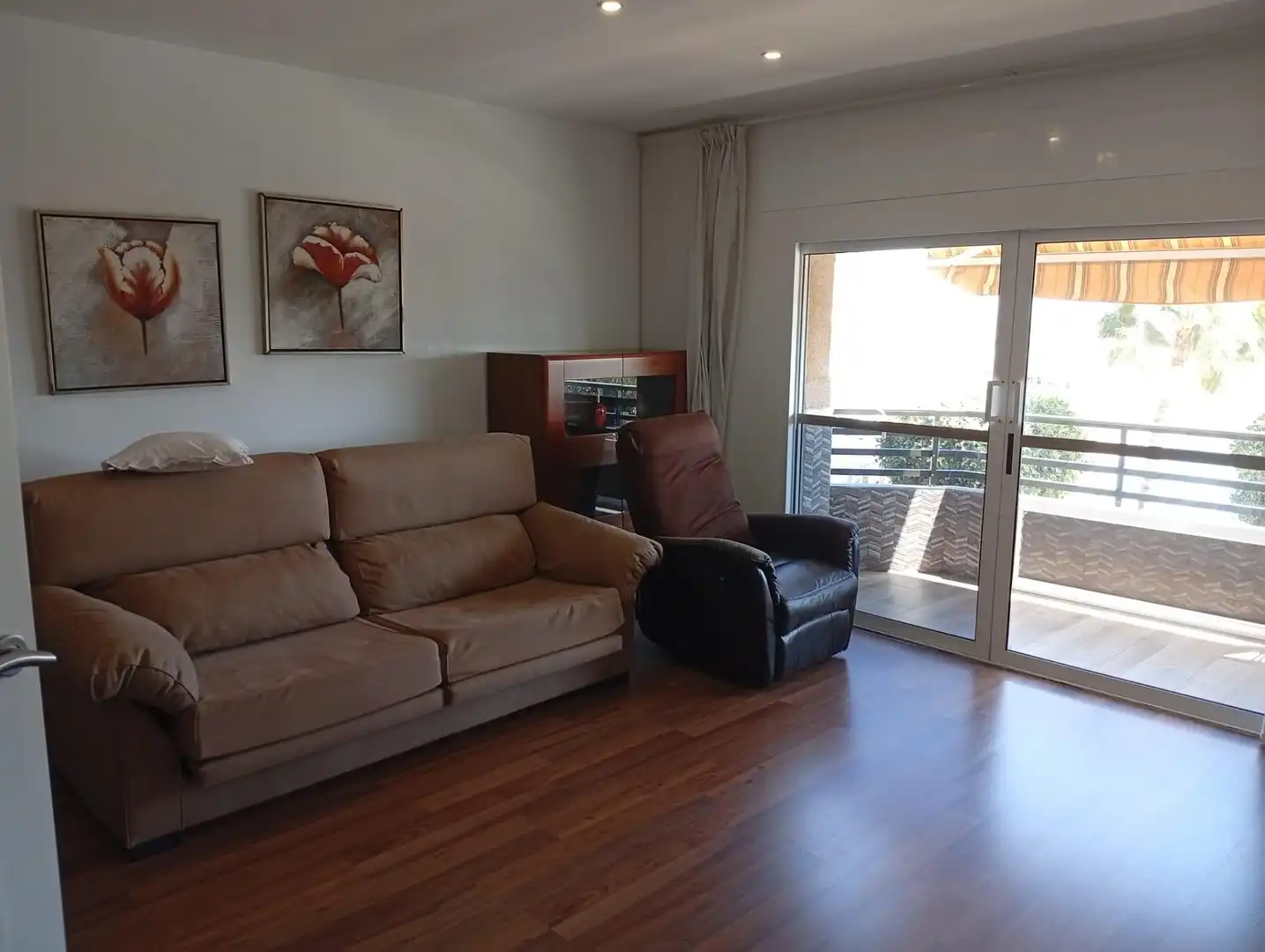 Sala de estar de Piso en venta en Garrucha con Aire acondicionado, Parquet y Terraza
