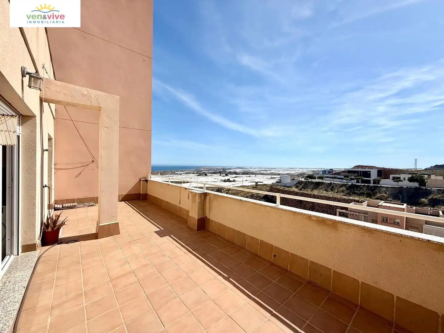 Terrassa de Pis en venda en Roquetas de Mar amb Aire condicionat, Terrassa i Piscina comunitària