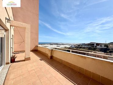 Pis amb piscina en venda a Aguadulce