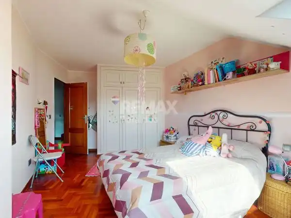 Dormitori de Dúplex en venda en Vigo  amb Calefacció i Traster