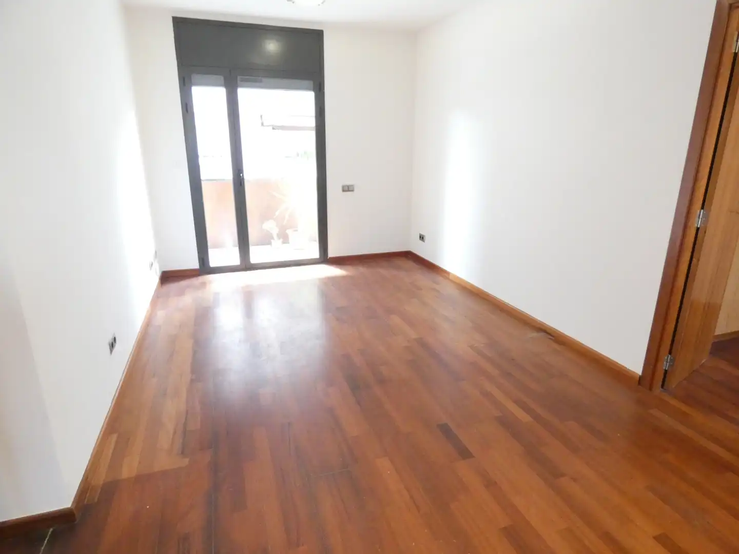 Sala d'estar de Pis en venda en Cerdanyola del Vallès amb Aire condicionat, Calefacció i Terrassa