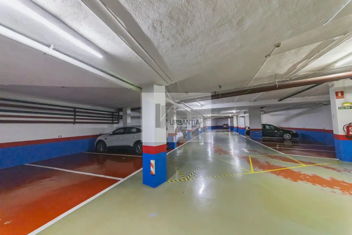 Parking de Piso en venta en  Pamplona / Iruña con Calefacción, Parquet y Terraza