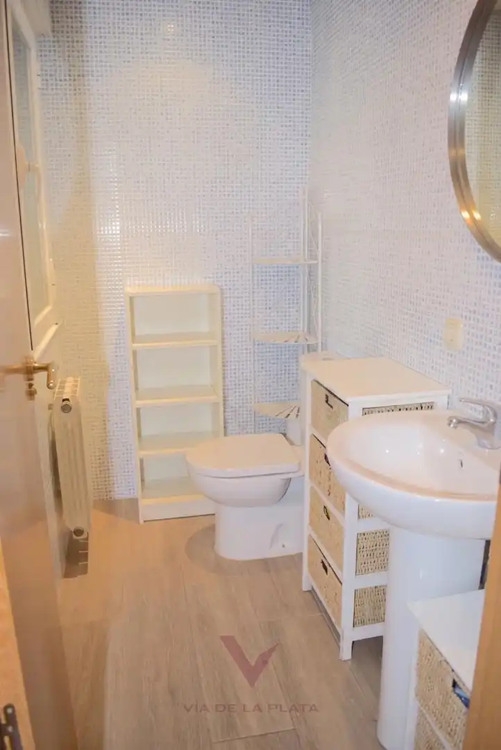 Baño de Casa adosada en venta en Monterrubio de Armuña con Calefacción, Jardín privado y Parquet