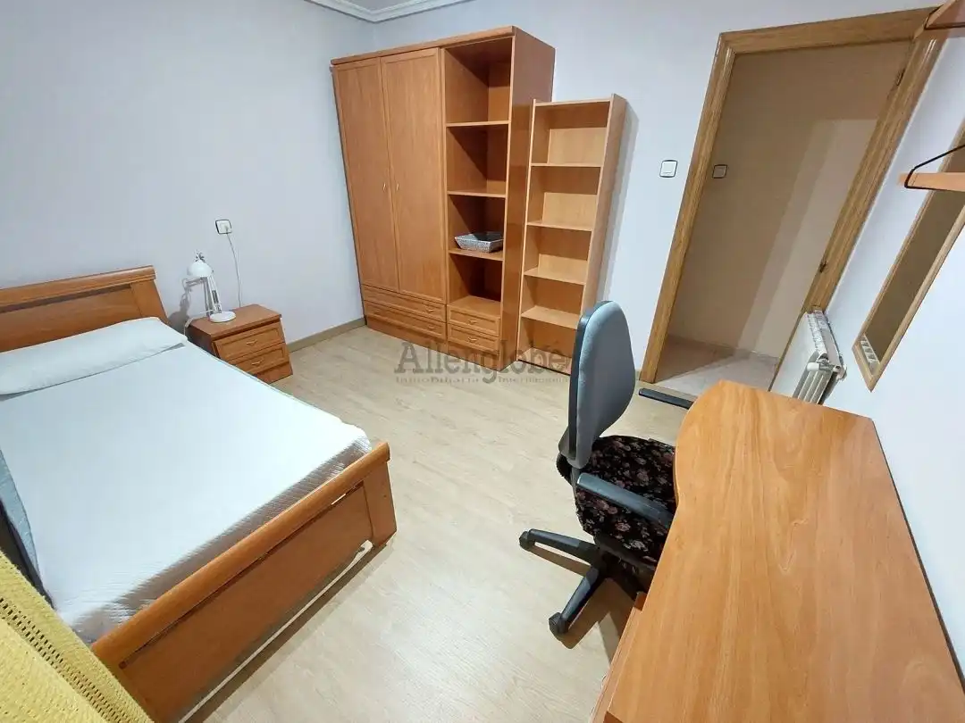 Bedroom of Flat for rent in Oviedo   with Heating and Terrace
