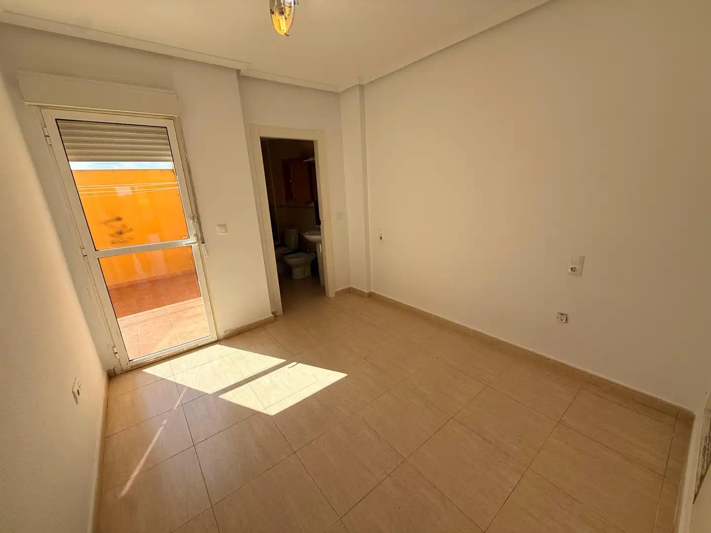 Apartamento en venta en Daya Nueva con Terraza, Balcón y Piscina comunitaria
