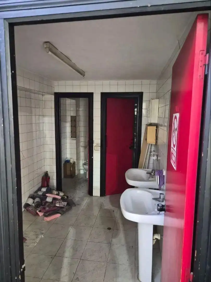 Baño de Nave industrial en venta en Alcantarilla