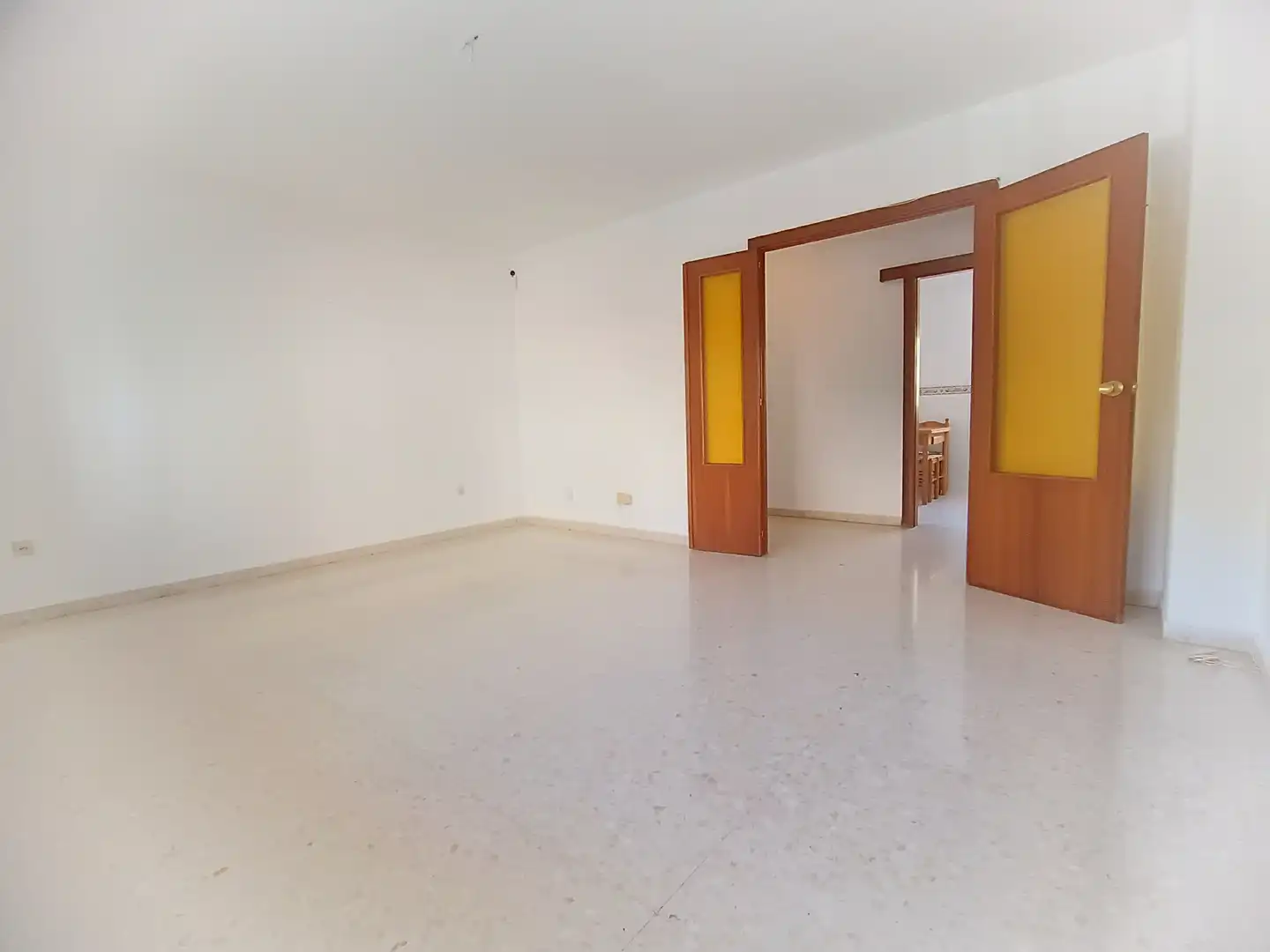 Living room of Flat for sale in Estepona  with Furnished