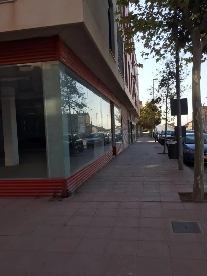 Business premises for sale in Totana