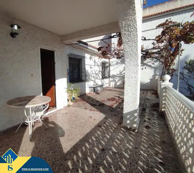 Vista exterior de Casa o chalet en venta en Torrevieja con Terraza y Amueblado