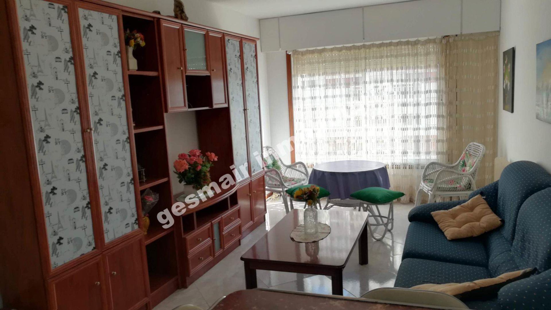 Sala d'estar de Apartament de lloguer en Pontevedra Capital  amb Calefacció, Traster i Moblat