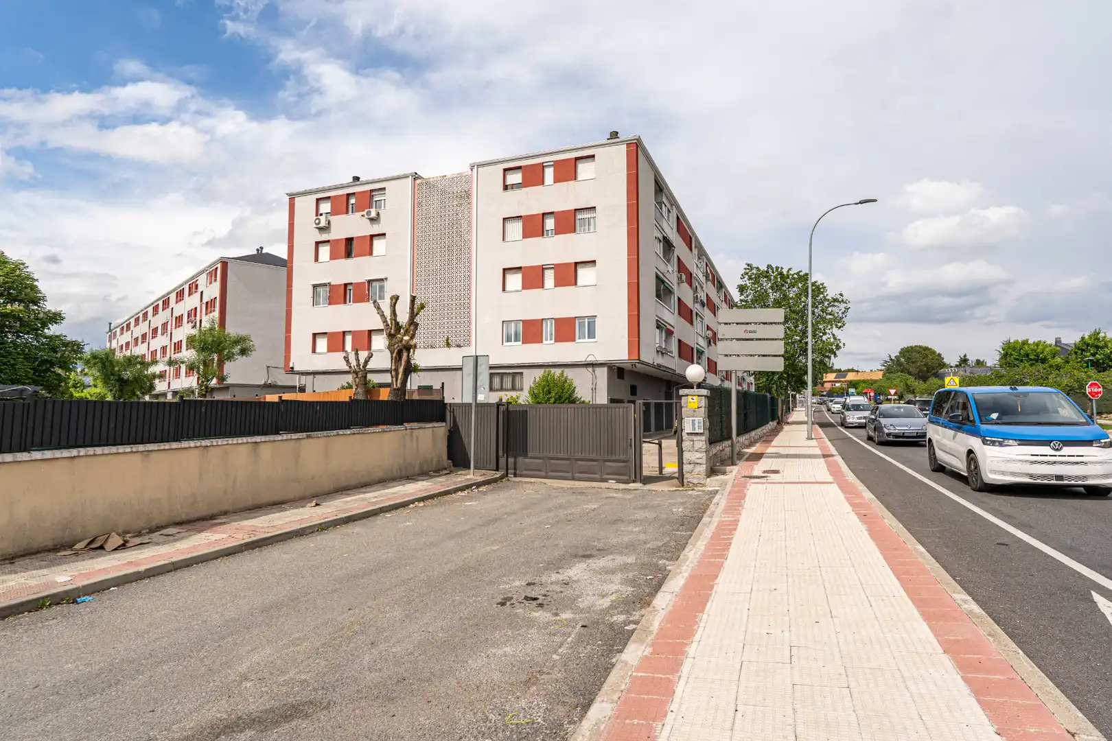 Exterior view of Flat for sale in Moralzarzal  with Air Conditioner, Heating and Private garden