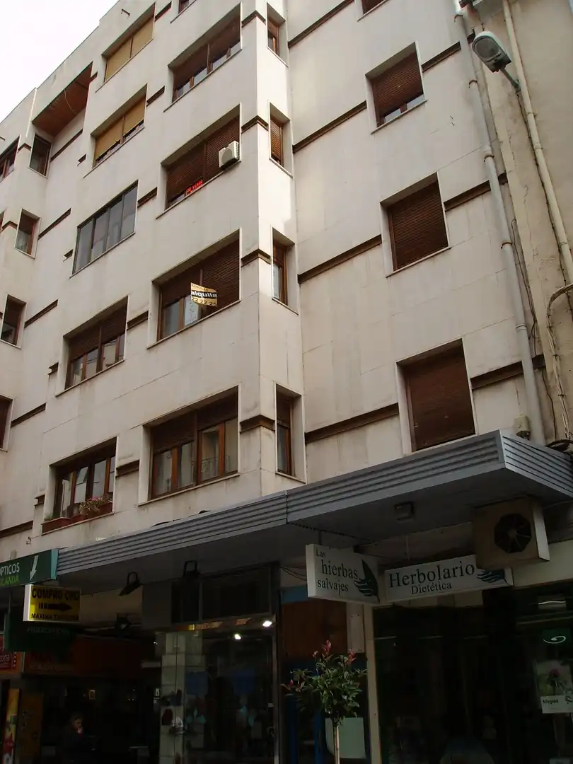 Vista exterior de Oficina de alquiler en Cuenca Capital con Aire acondicionado y Trastero