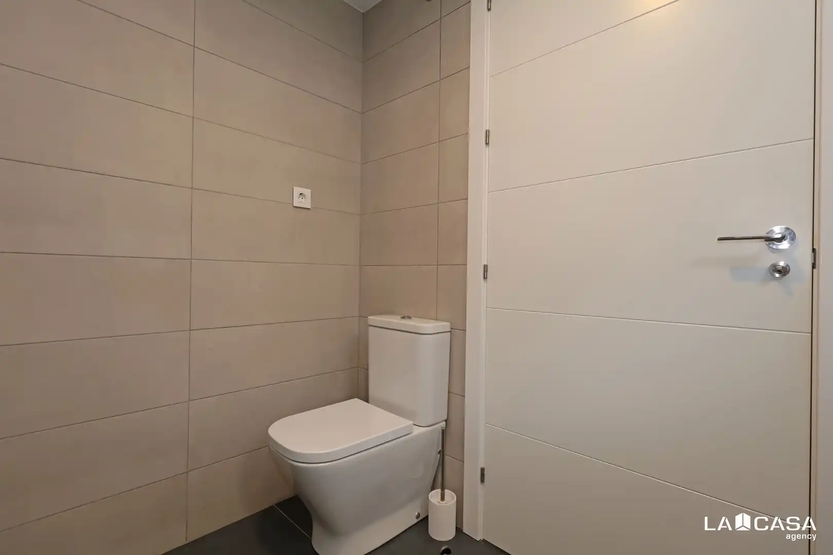 Bany de Pis en venda en L'Hospitalet de Llobregat amb Terrassa i Piscina