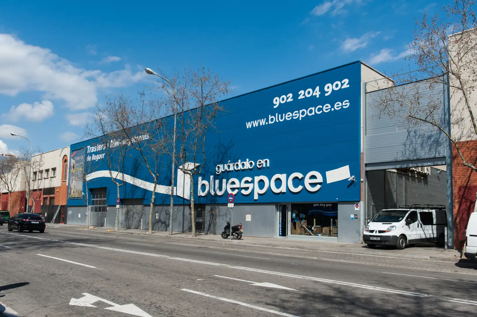 Vista exterior de Traster de lloguer en Badalona amb Alarma