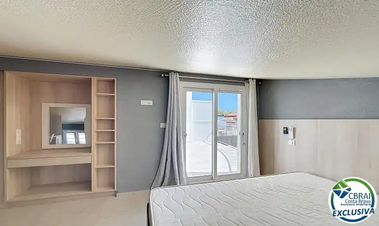 Dormitori de Casa o xalet en venda en Empuriabrava amb Aire condicionat, Calefacció i Jardí privat