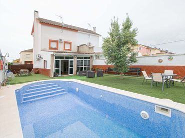 Maison jumelée avec piscine à vendre à Almensilla