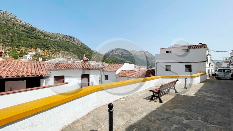 Vista exterior de Casa adosada en venta en Cortes de la Frontera