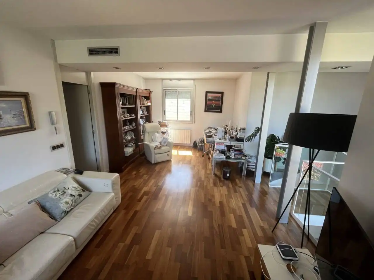 Sala d'estar de Casa o xalet en venda en Girona amb Aire condicionat, Calefacció i Jardí privat