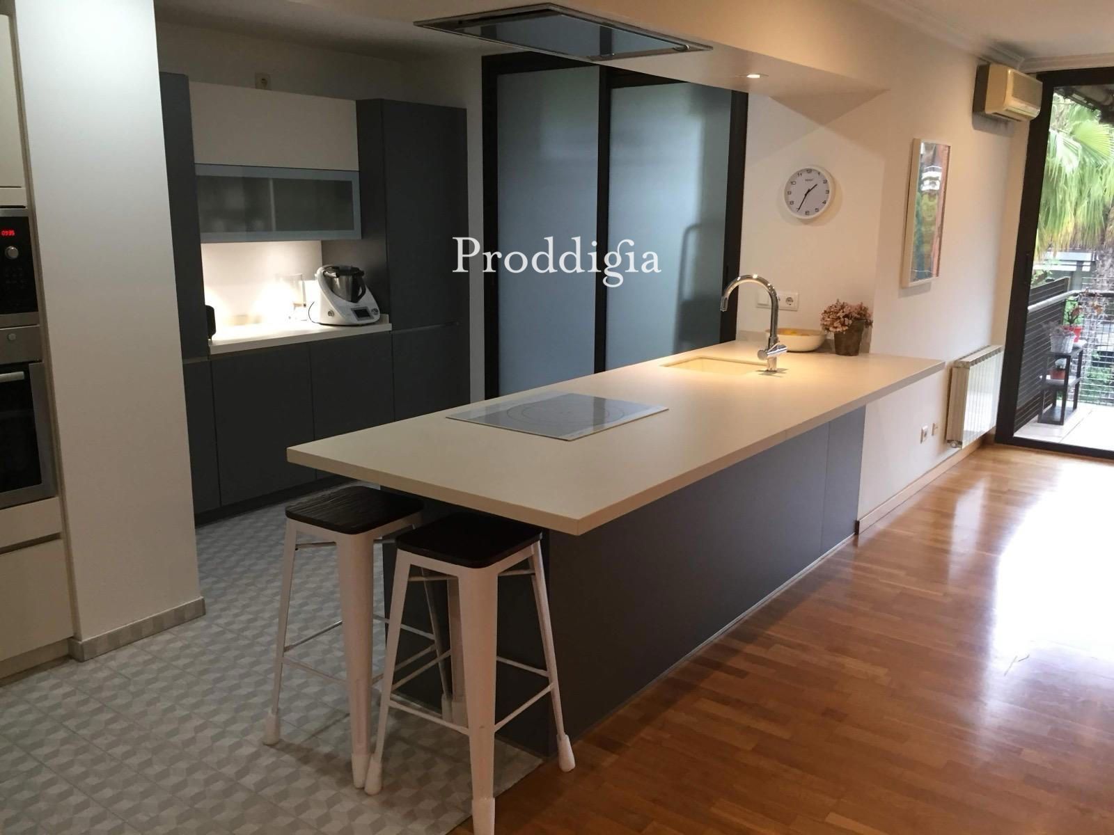 Kitchen of Flat to rent in Sant Cugat del Vallès  with Air Conditioner, Heating and Terrace