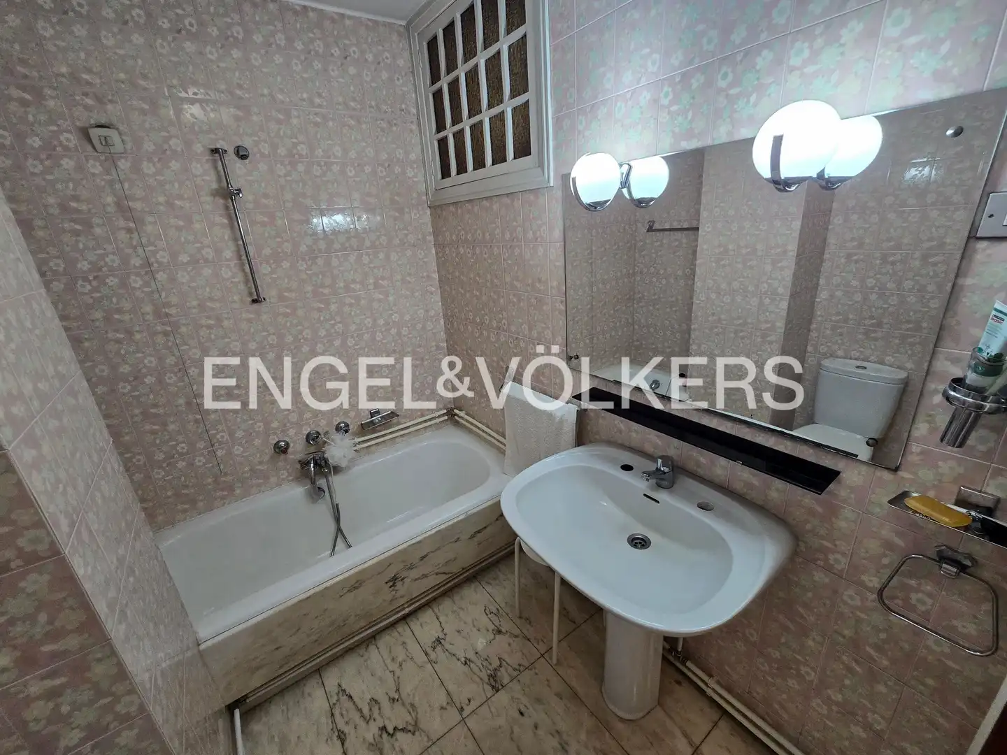 Baño de Apartamento en venta en Vigo  con Calefacción y Terraza