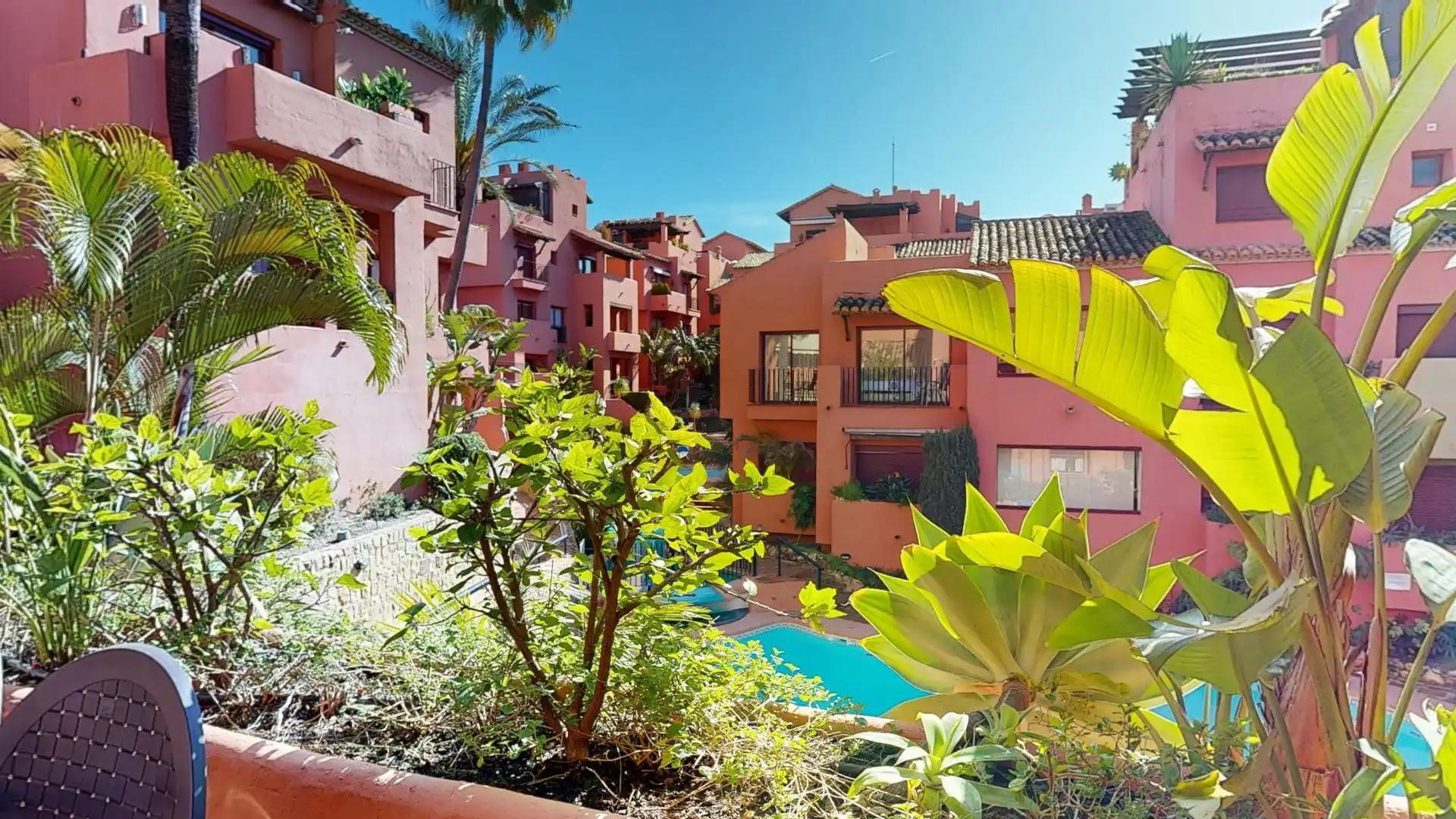 Außenansicht von Wohnung zum Verkauf in Marbella mit Heizung, Privatgarten und Terrasse
