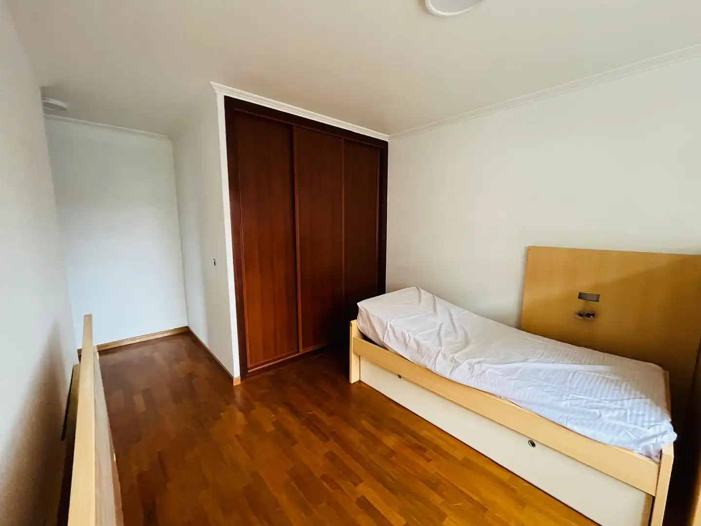 Dormitori de Apartament en venda en Pontevedra Capital  amb Terrassa i Traster
