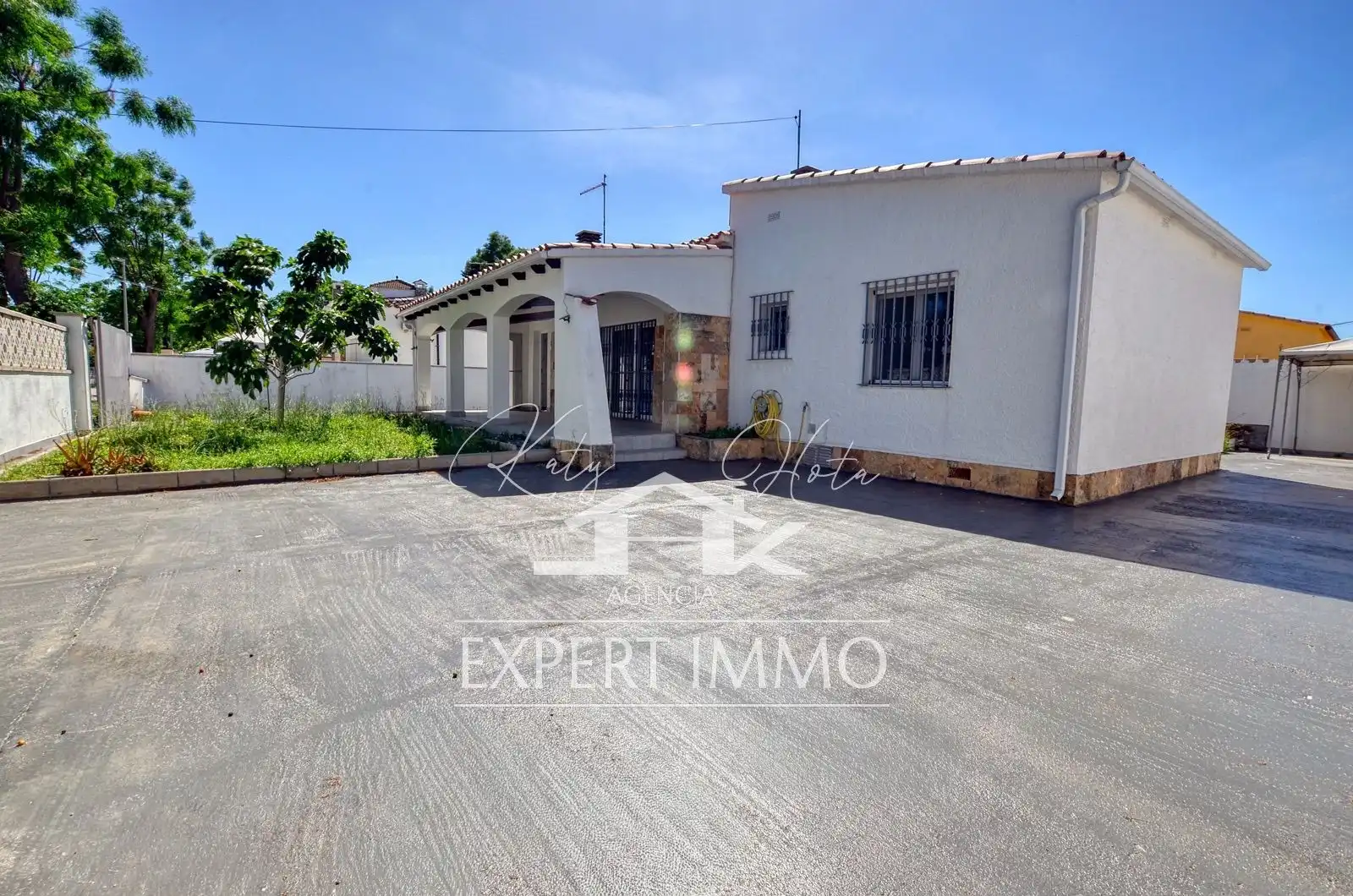 Vista exterior de Casa o chalet en venta en Empuriabrava con Calefacción, Jardín privado y Terraza