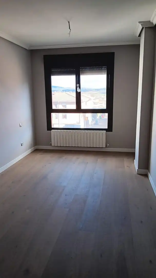 Habitación de Piso en venta en Valle de Mena con Calefacción y Balcón
