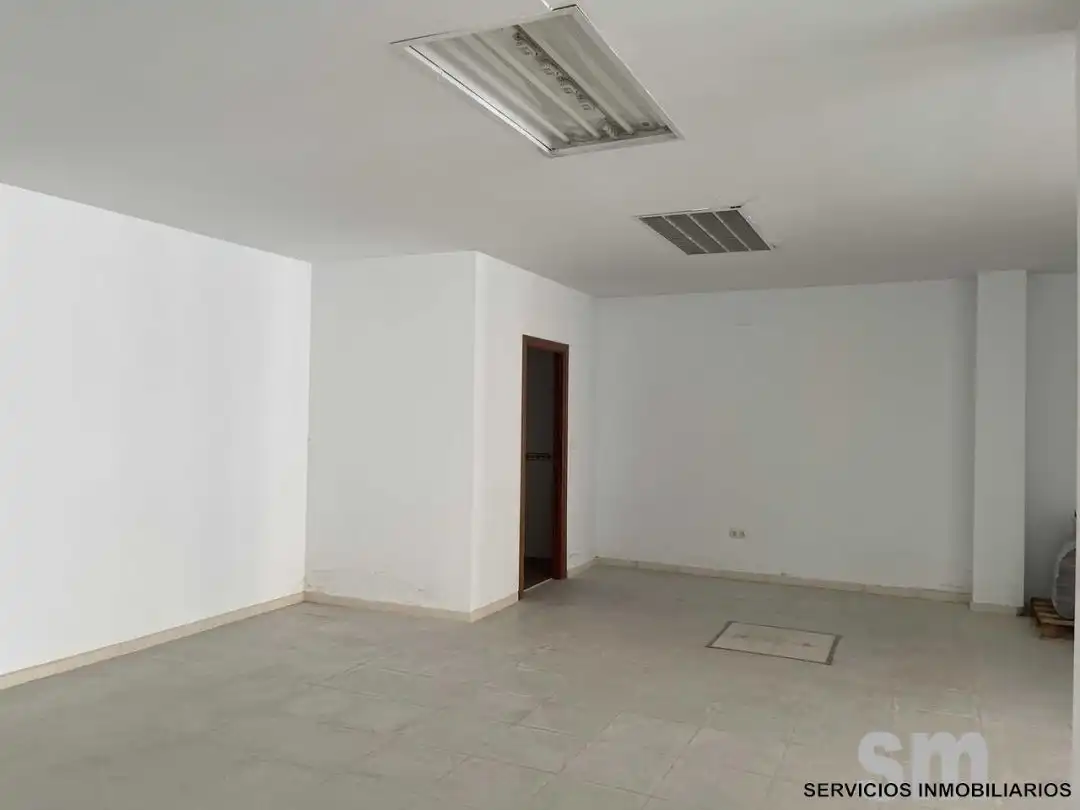 Local comercial en venta en Coria del Río, imagen 4