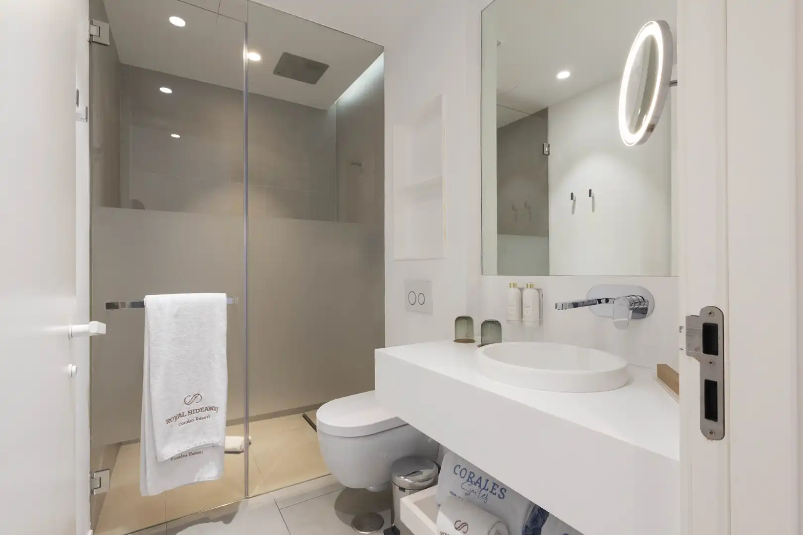 Baño de Piso en venta en Adeje con Aire acondicionado, Terraza y Trastero