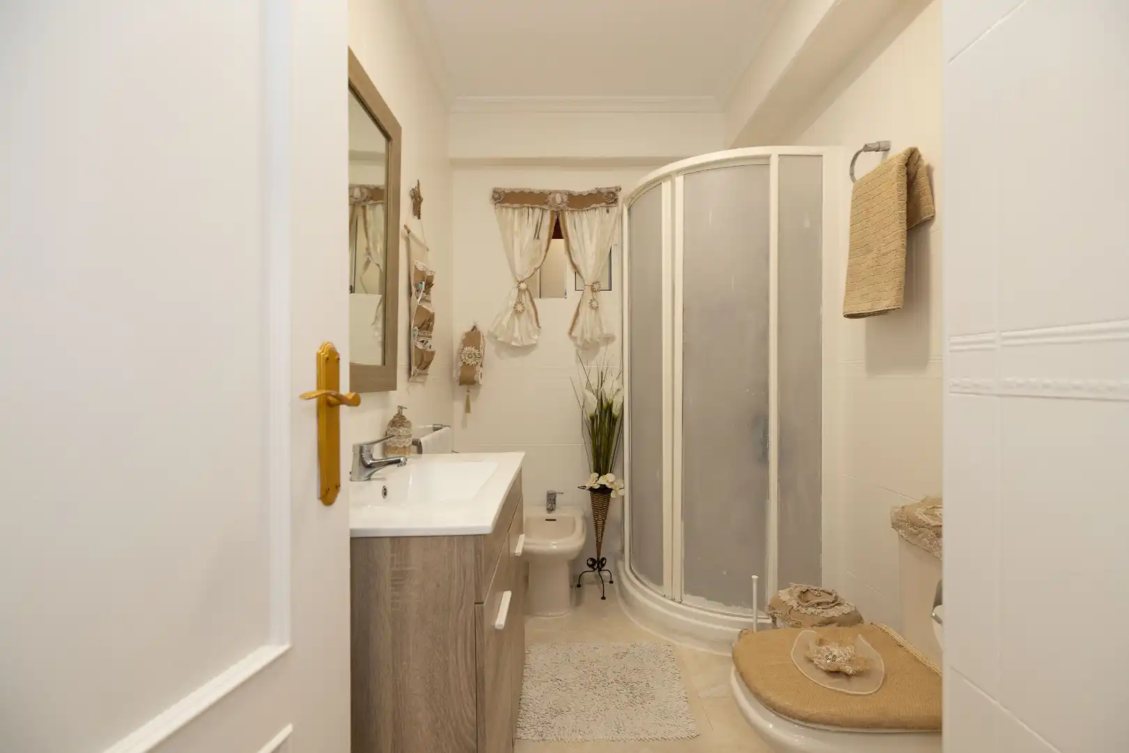 Baño de Planta baja en venta en Marbella con Terraza y Piscina comunitaria